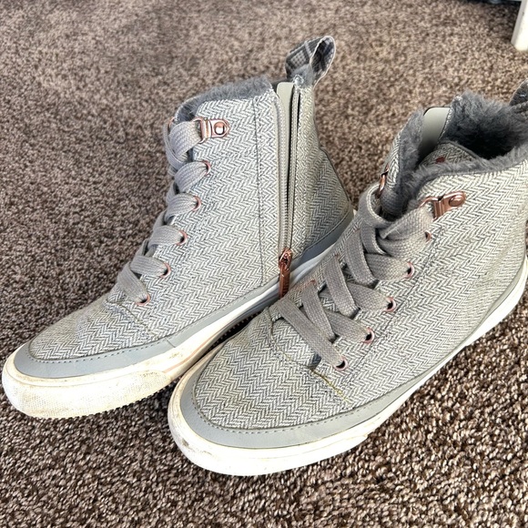 Roxy Zip Shoes - Picture 2 of 4